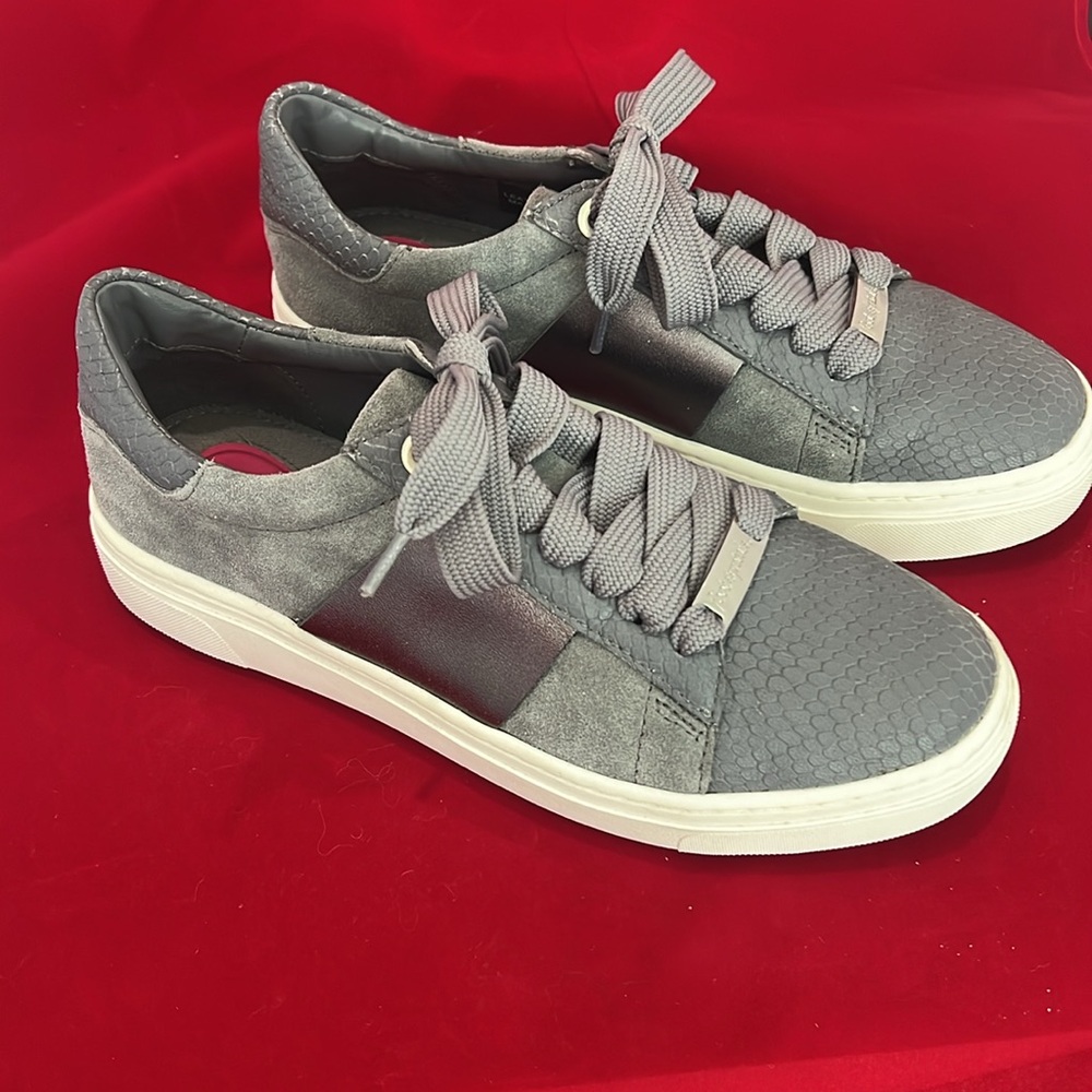 Foot Petals two tone, suede & metallic Grey Sneakers.